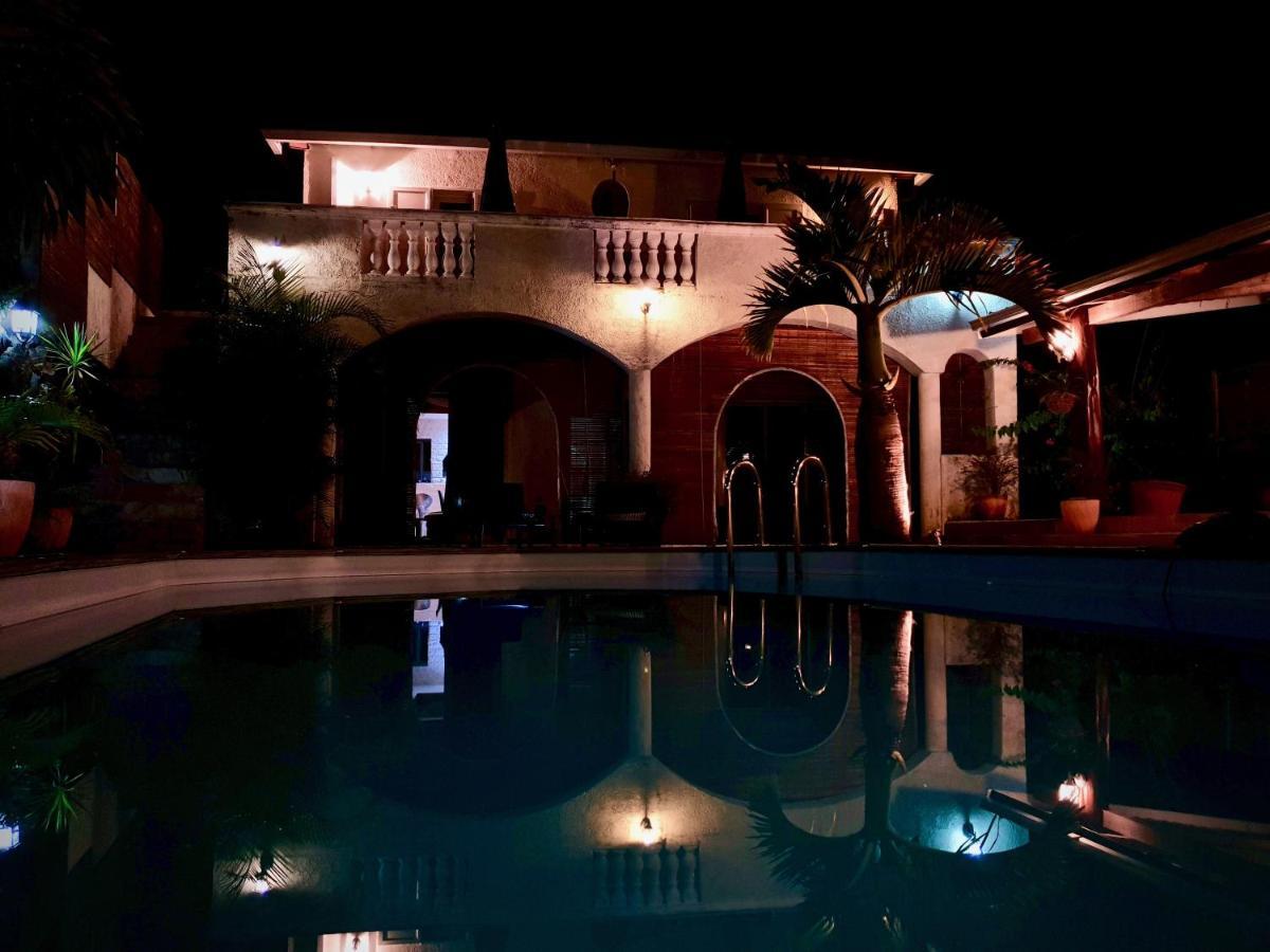 La Villa Du Bassin Sainte Anne Dış mekan fotoğraf